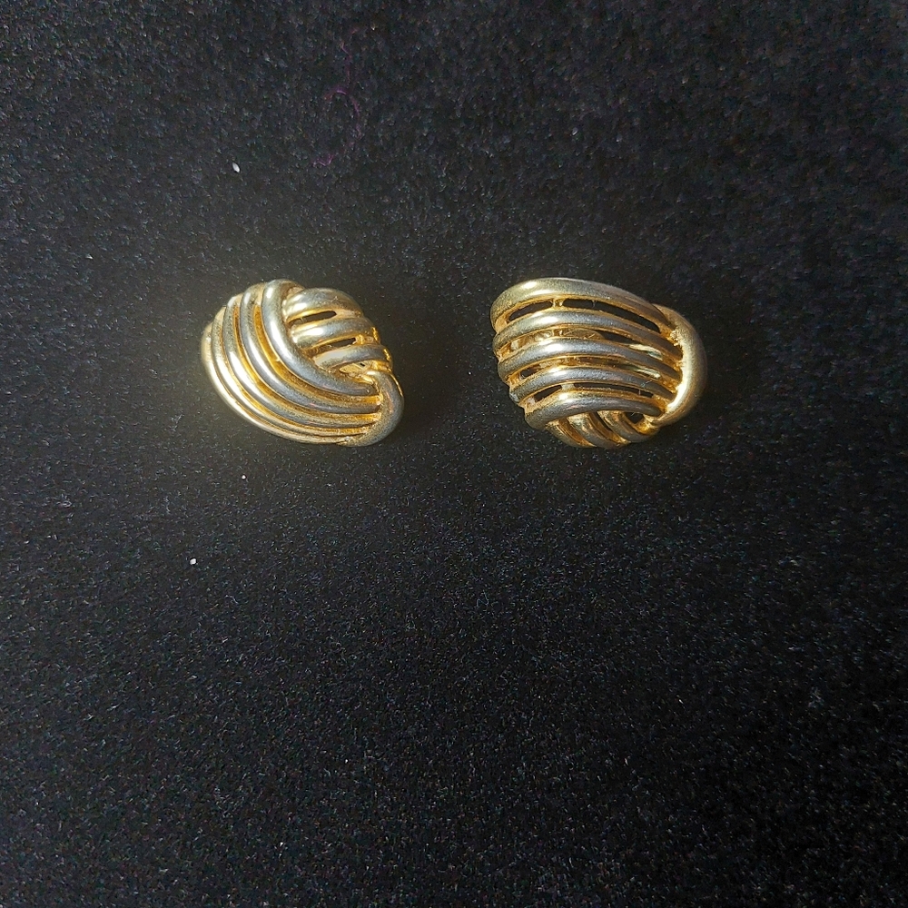 Trifari Gold Tone Knot Vintage Clip On Earrings